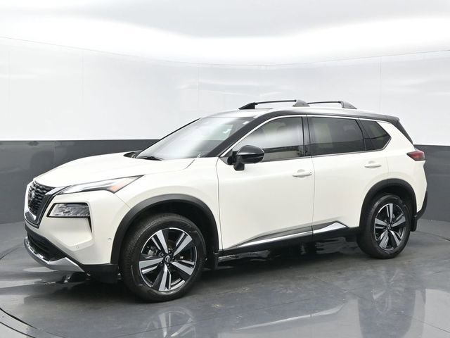 Used 2023 Nissan Rogue Platinum image 2