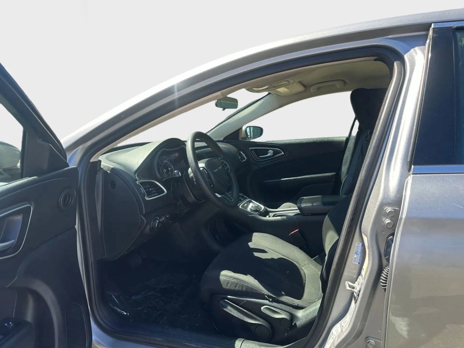 Used 2015 Chrysler 200 LX image 7