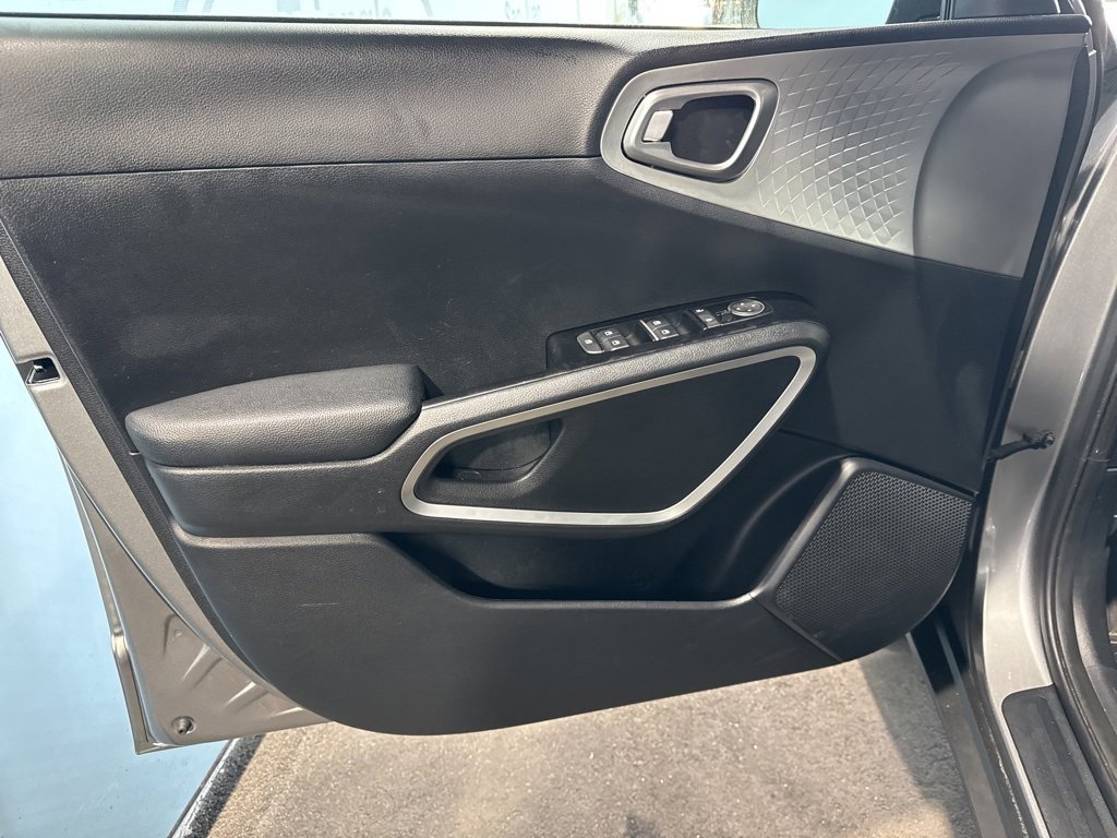Used 2024 Kia Soul S image 28