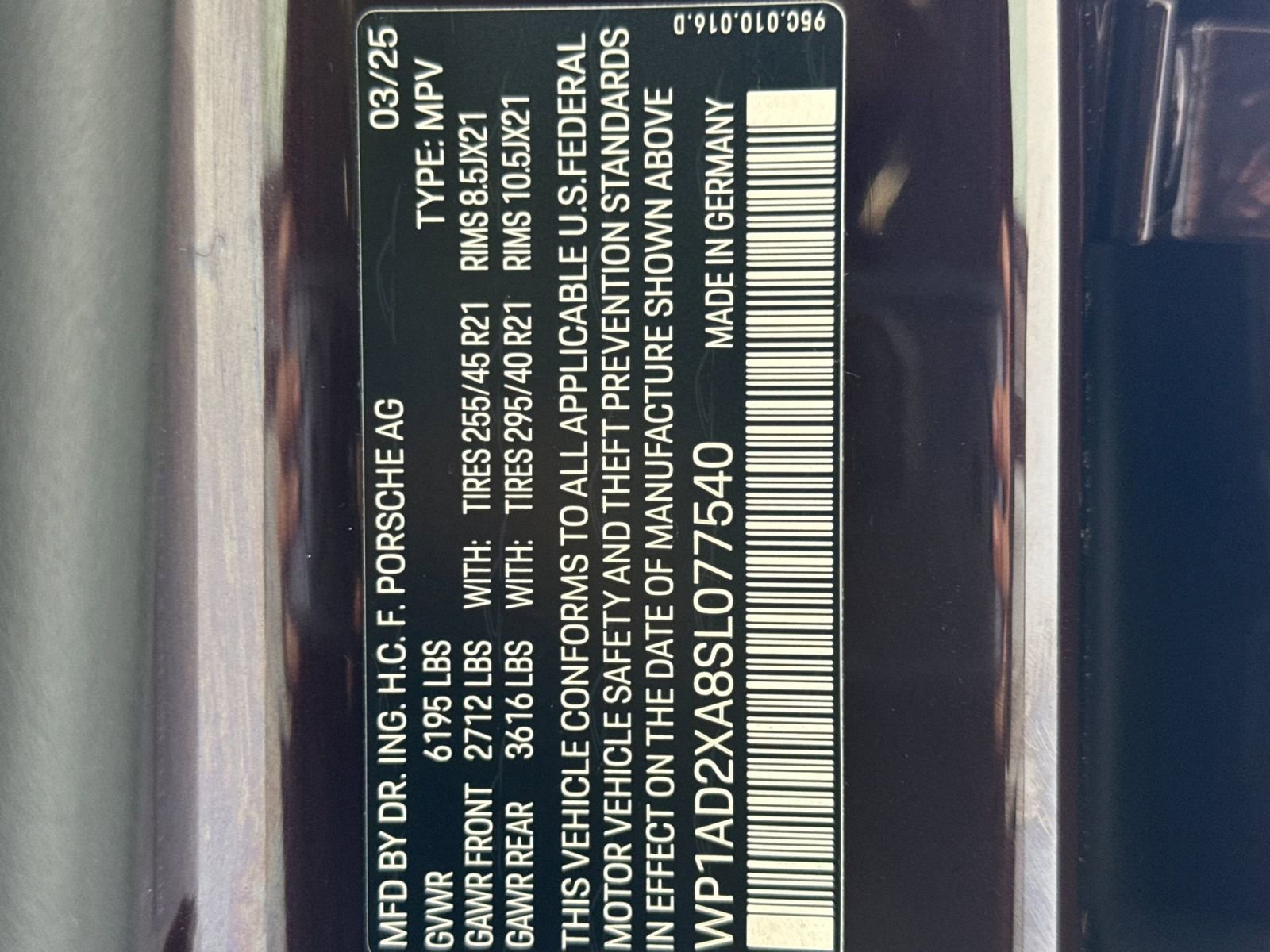 Certified 2025 Porsche Macan Electric RWD image 36