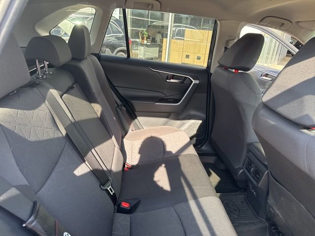Used 2022 Toyota RAV4 XLE image 30