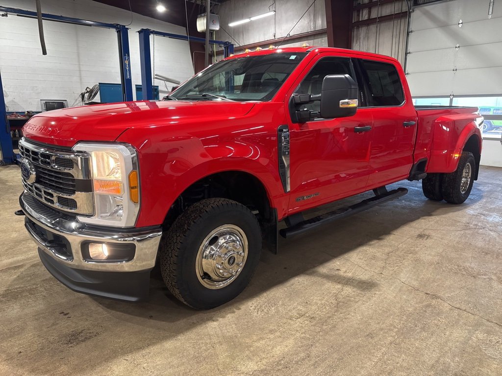 Used 2023 Ford F350 XLT video 1