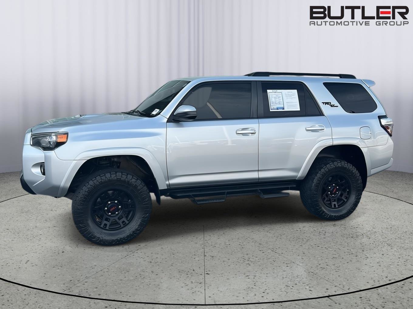 Used 2019 Toyota 4Runner TRD Off-Road image 3