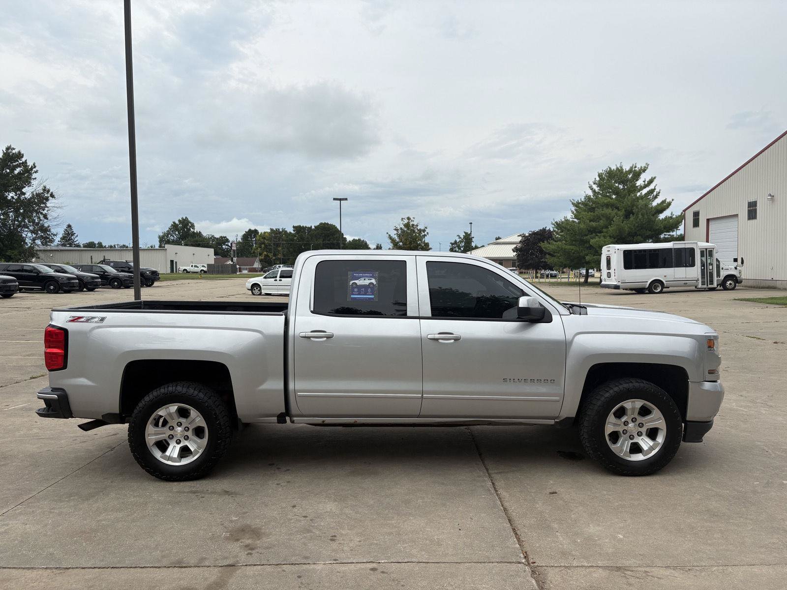 Used 2017 Chevrolet Silverado 1500 LT w/ All Star Edition AWD/4WD image 24