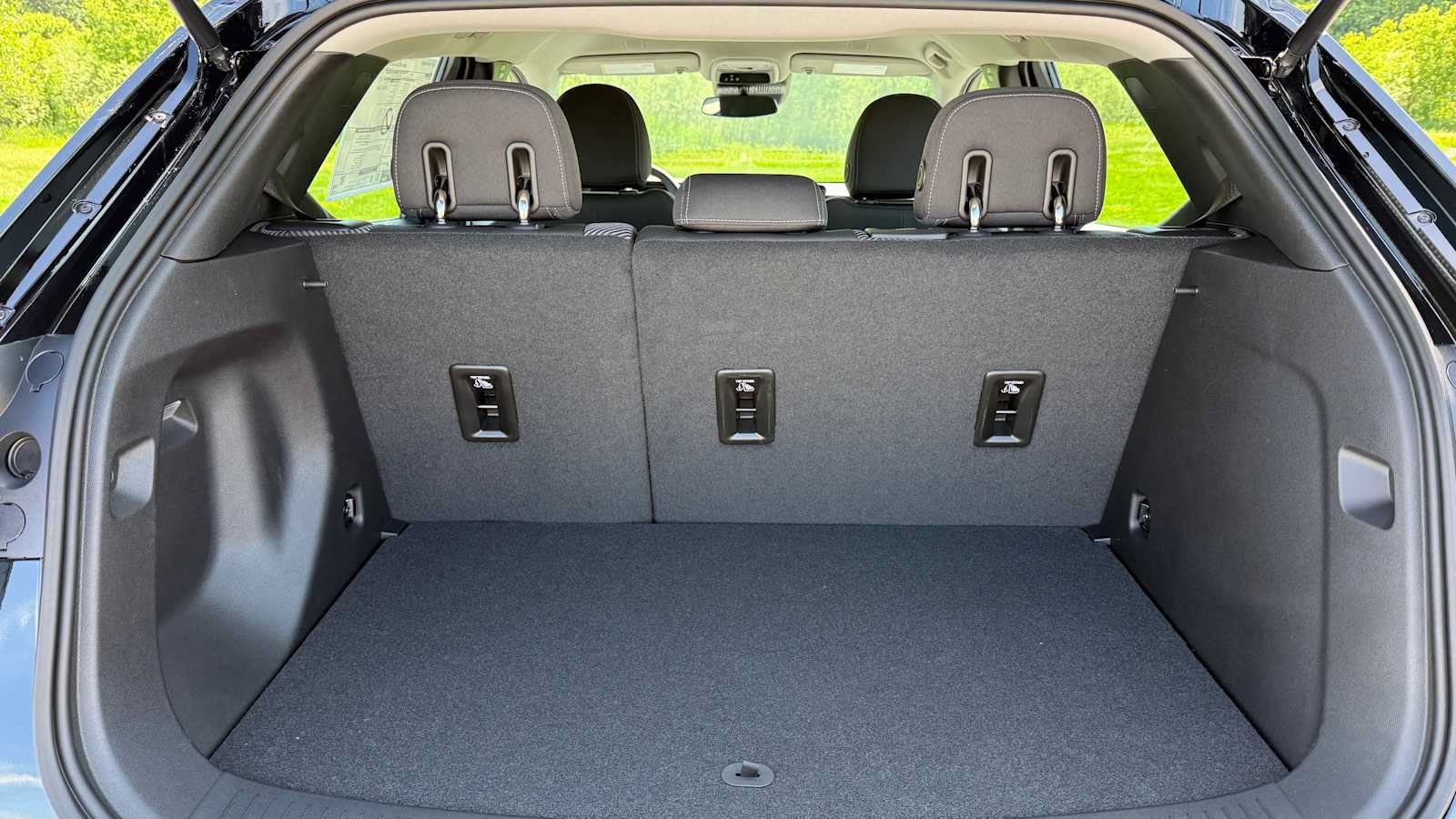 New 2027 Chevrolet Bolt LT w/ Comfort Package FWD image 22