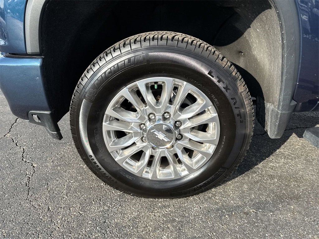 Used 2020 Chevrolet Silverado 3500 High Country w/ Z71 Off-Road Package image 10