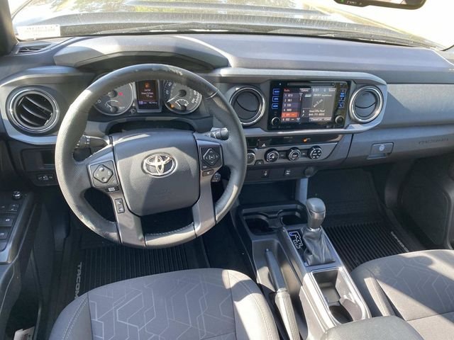 Used 2017 Toyota Tacoma TRD Sport w/ Tow Package (A/T) image 16