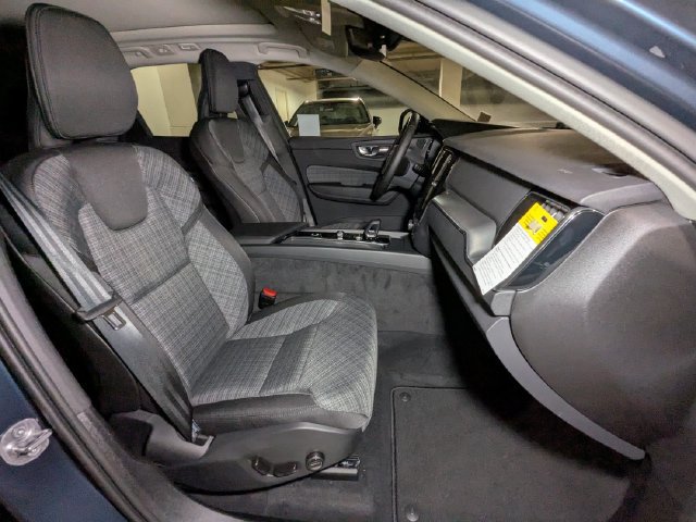 New 2025 Volvo XC60 T8 Core w/ Protection Package Premier AWD/4WD image 30