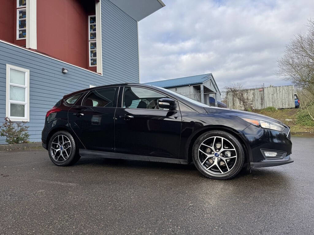 Used 2017 Ford Focus SEL image 2