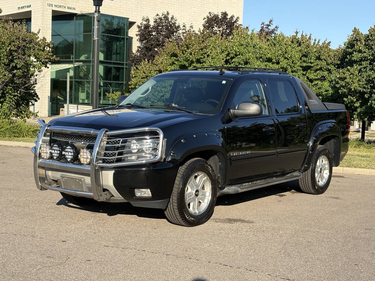 Used 2011 Chevrolet Avalanche LT w/ Suspension Package, Off-Road AWD/4WD image 1