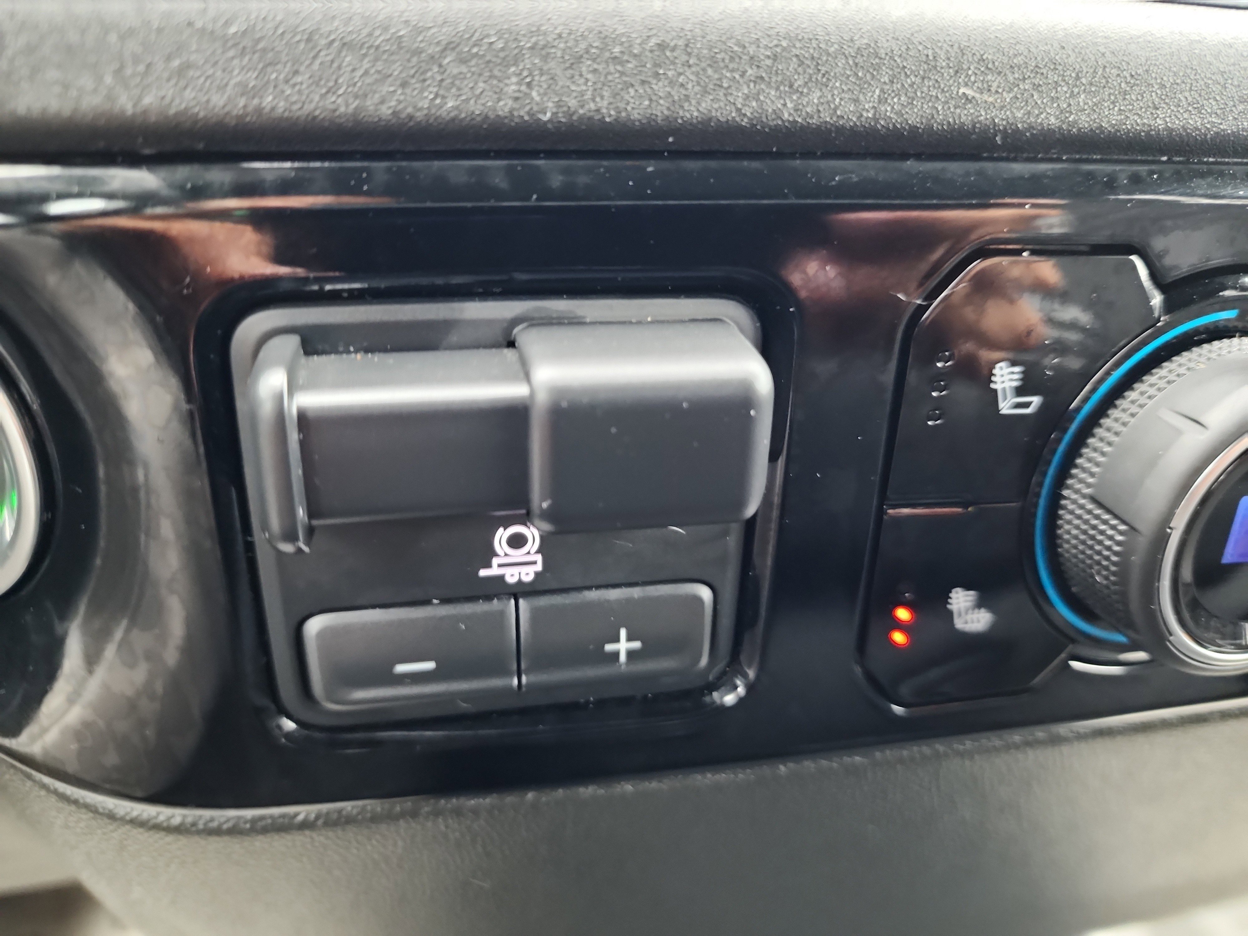 Certified 2024 Chevrolet Silverado 2500 LT w/ Convenience Package image 16