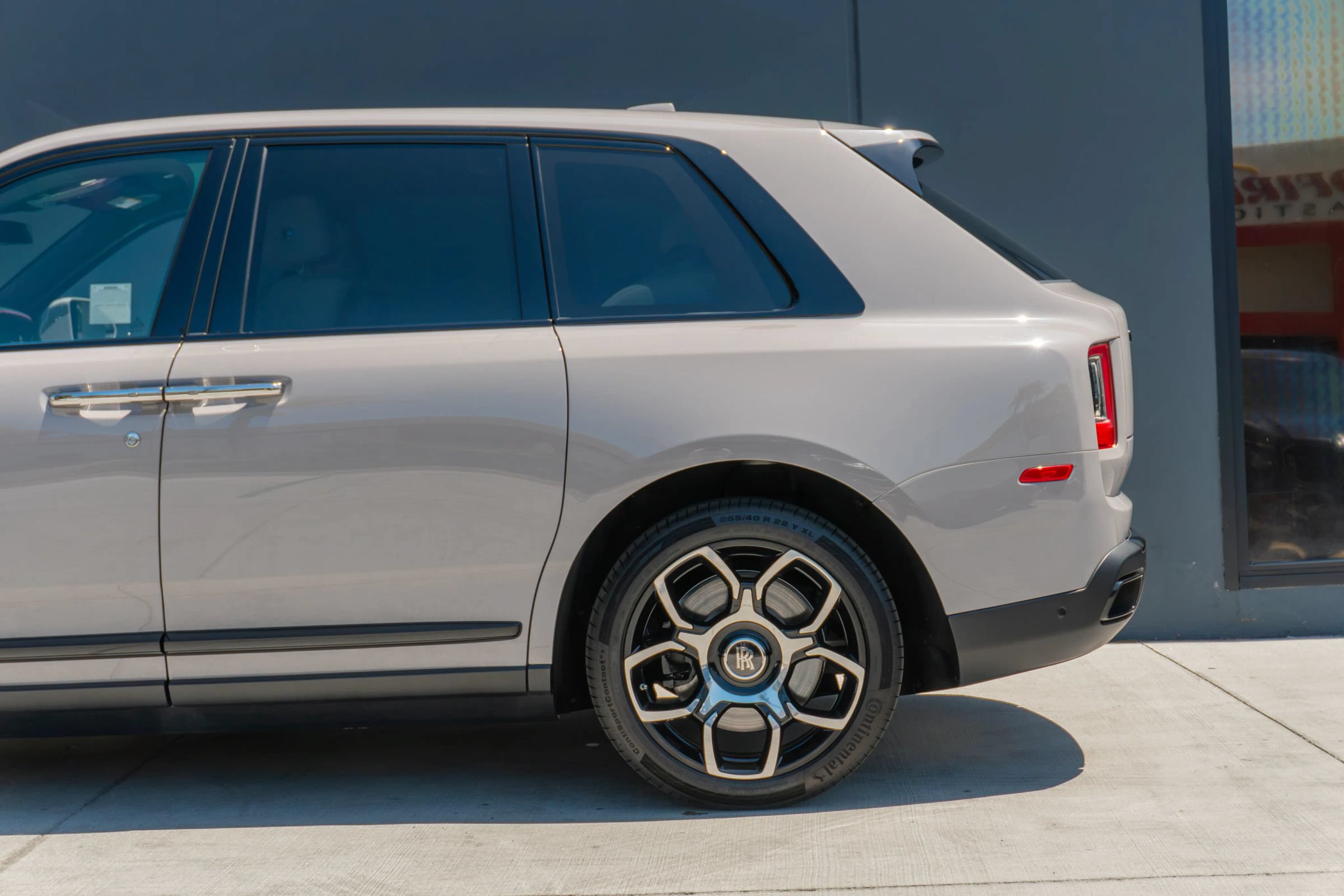 Used 2024 Rolls-Royce Cullinan Black Badge AWD/4WD image 21