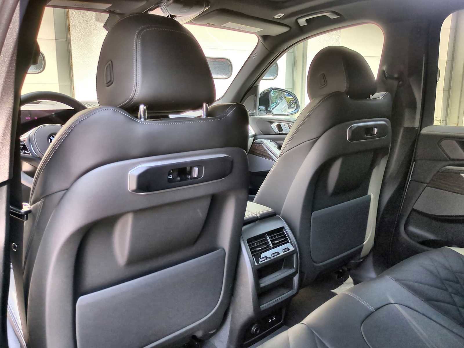 New 2026 BMW X5 xDrive40i w/ M Sport Package image 19