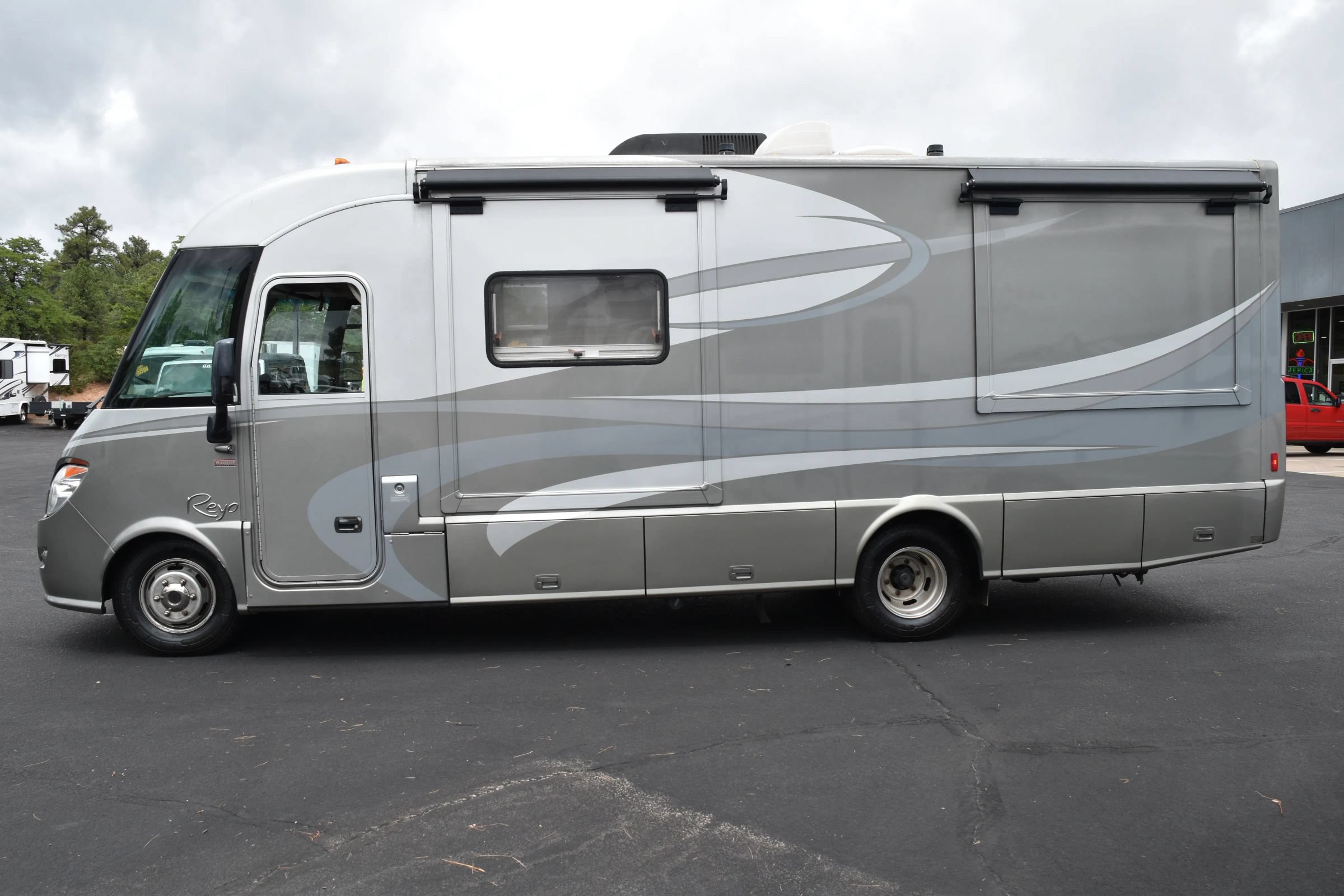 Used 2010 Mercedes-Benz Sprinter 3500 image 5