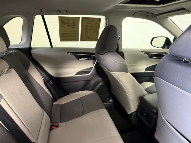 Used 2022 Toyota RAV4 XLE image 39