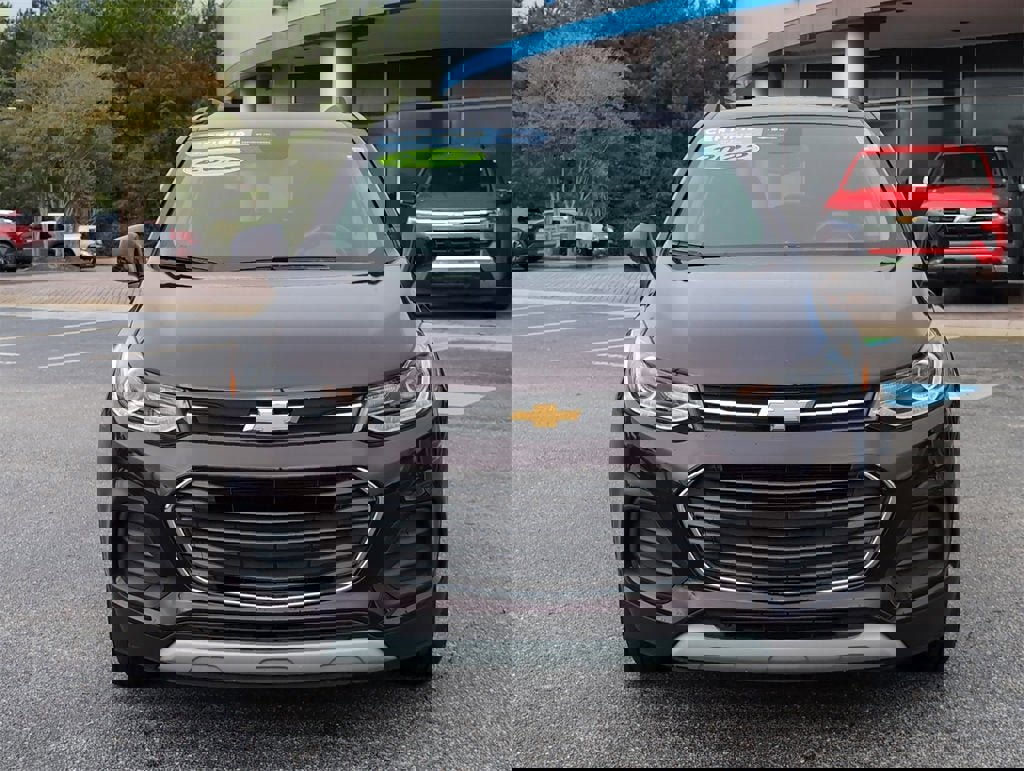 Certified 2022 Chevrolet Trax LT w/ LT Convenience Package image 8