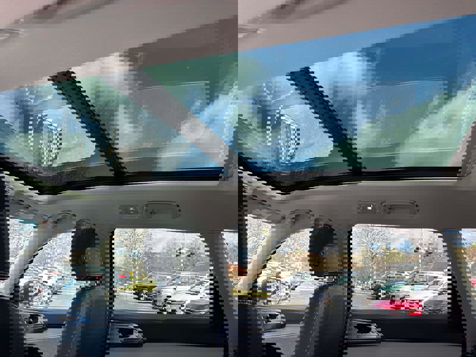 Used 2025 Volkswagen Taos SEL image 11