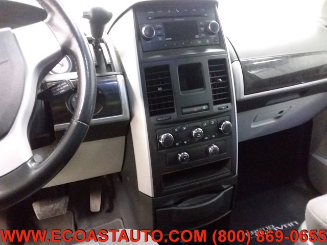 Used 2010 Dodge Grand Caravan SXT image 11