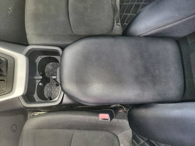 Used 2022 Toyota RAV4 LE FWD image 21
