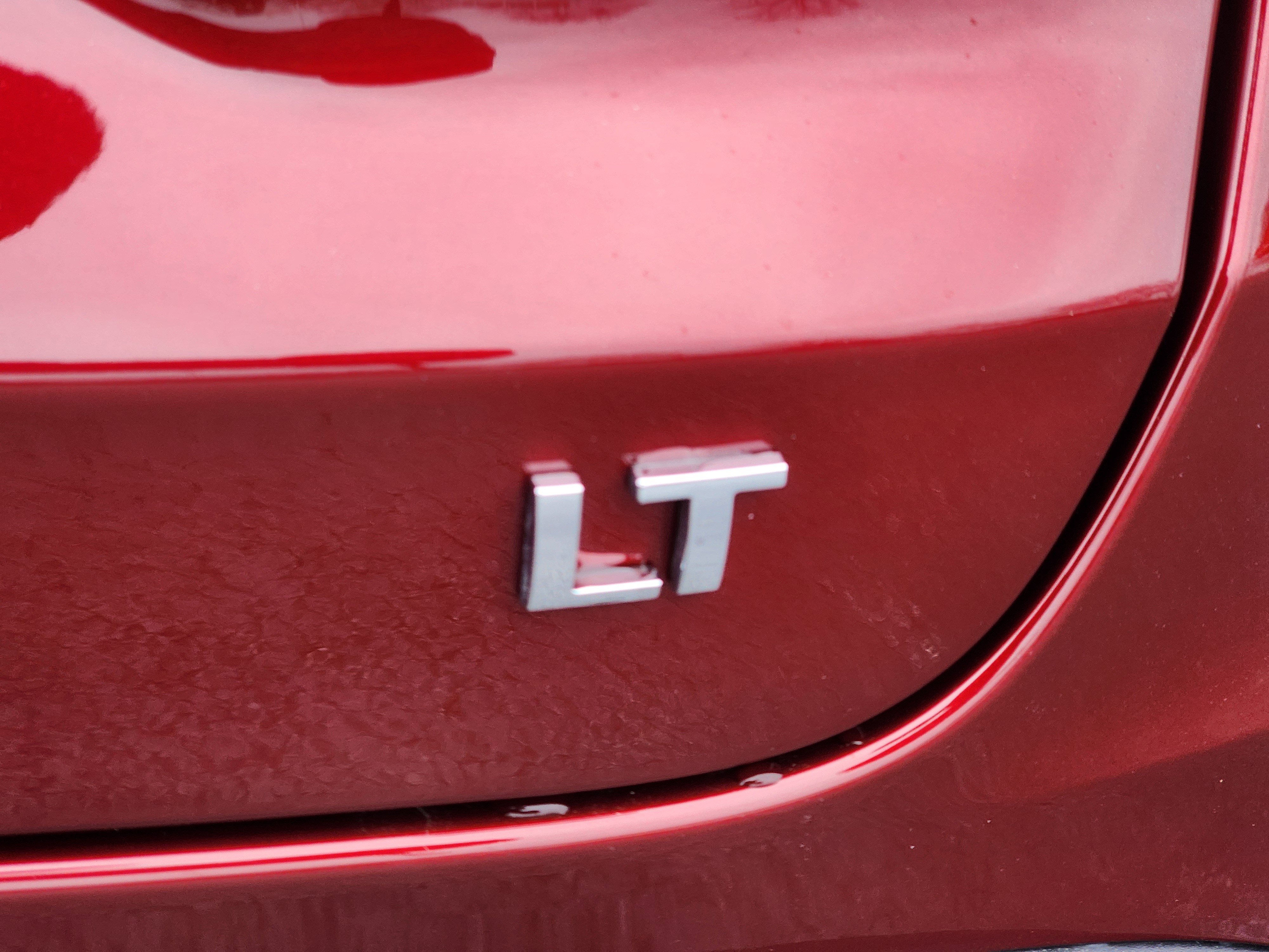 Used 2025 Chevrolet Trax LT w/ LT Convenience Package image 11