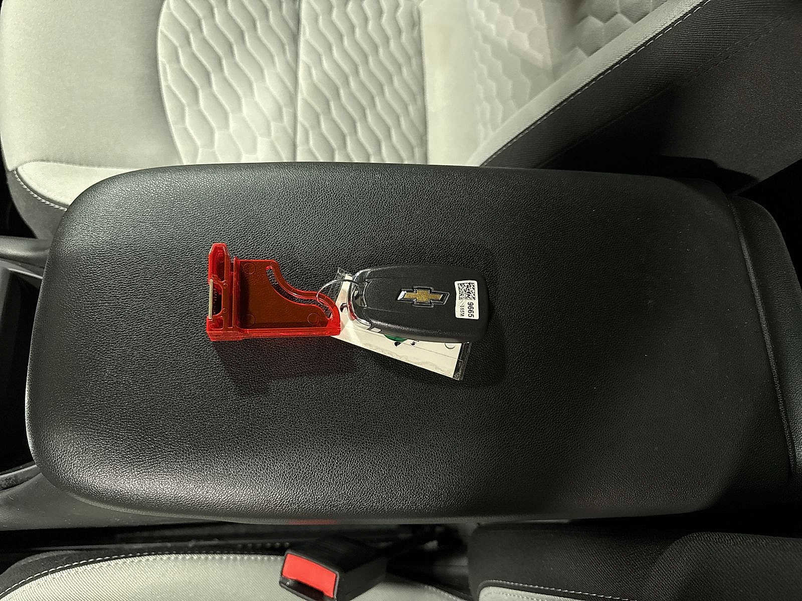 Used 2021 Chevrolet Equinox LS AWD/4WD image 30