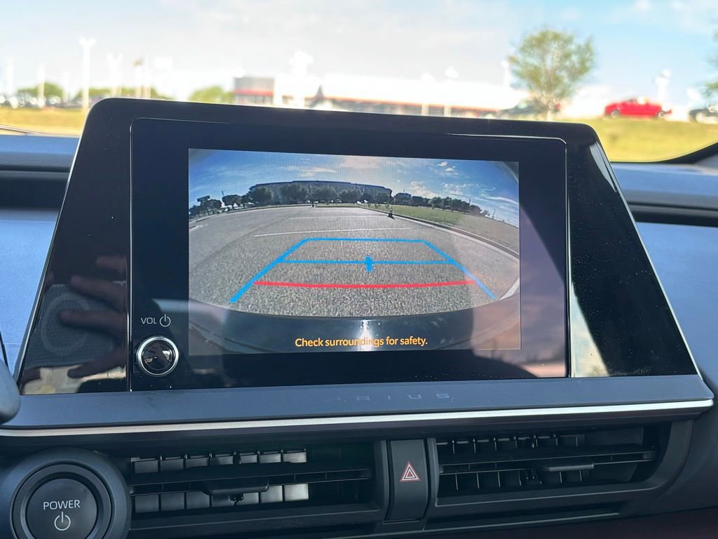 Used 2025 Toyota Prius Plug-In Hybrid FWD image 18