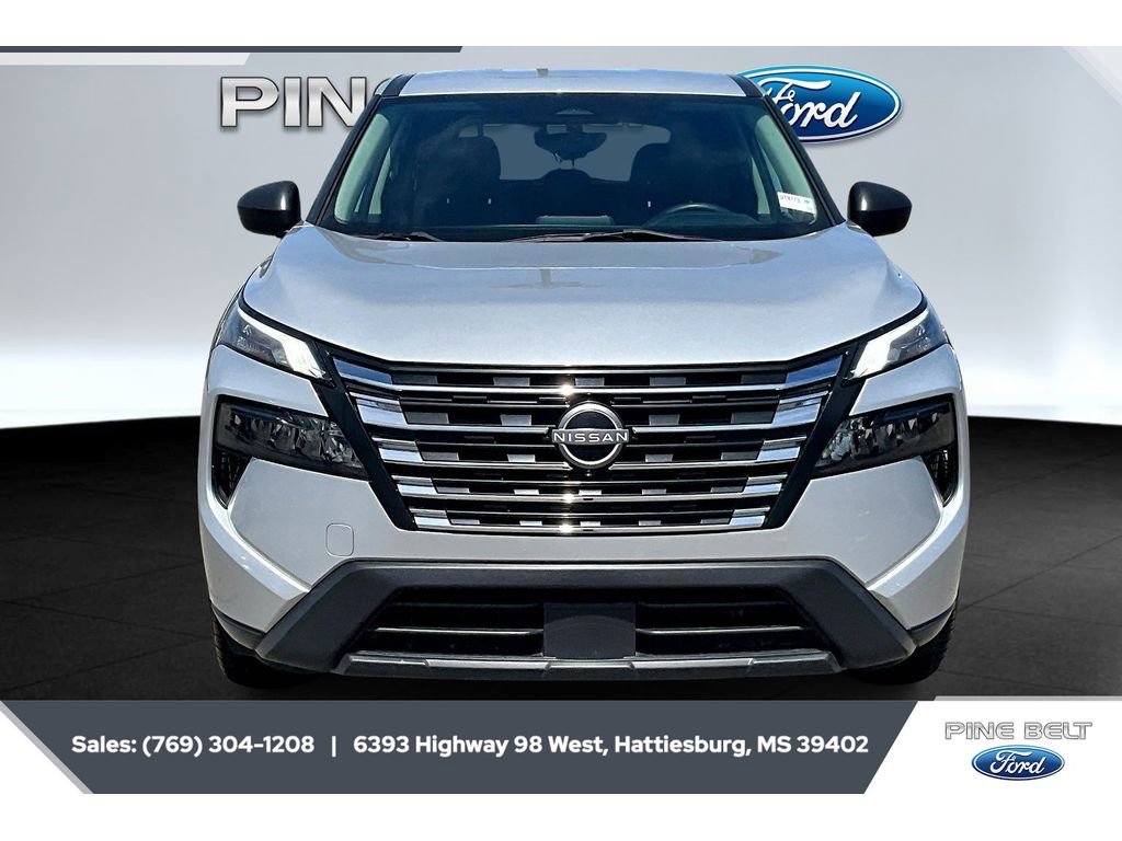 Used 2024 Nissan Rogue S image 3