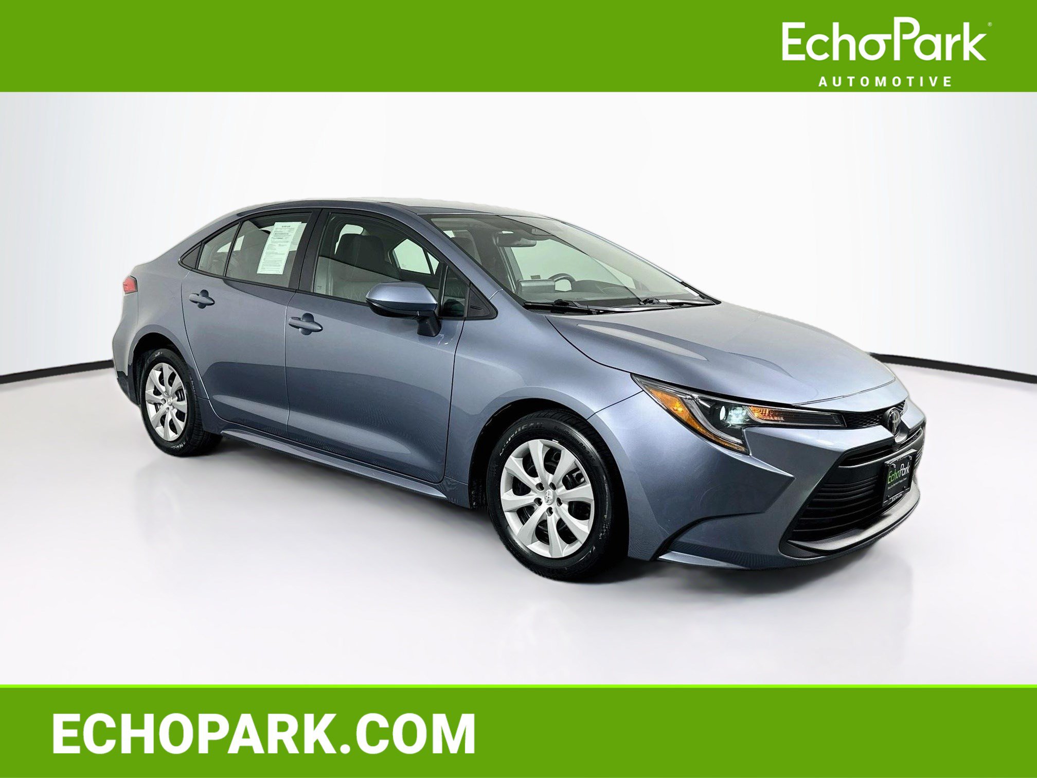 Used 2025 Toyota Corolla LE FWD image 1