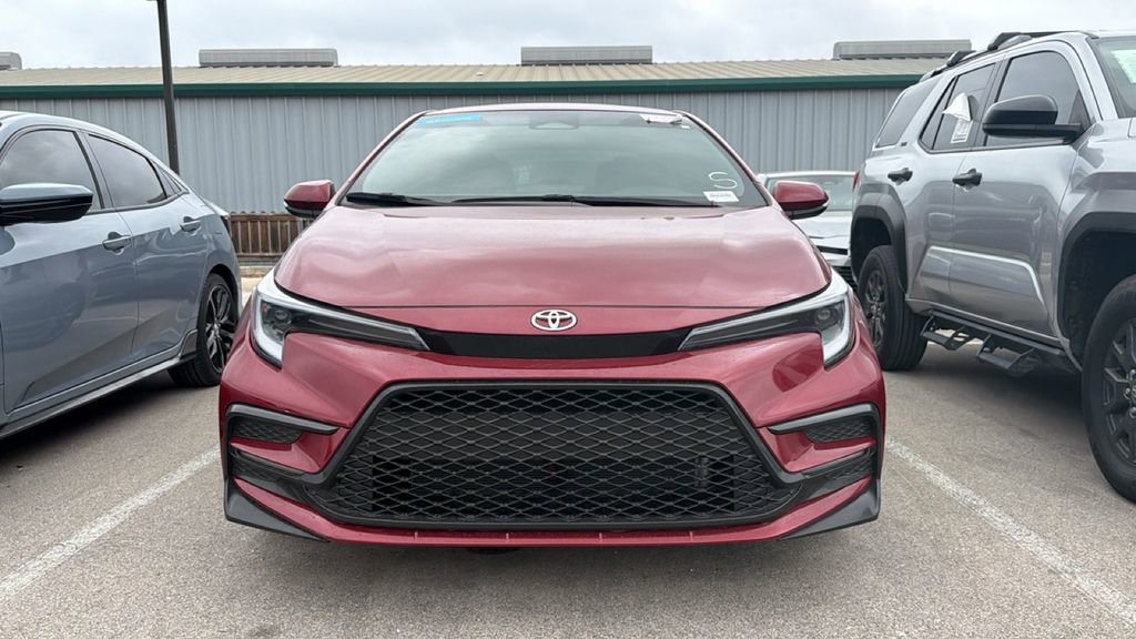 Used 2025 Toyota Corolla SE image 2