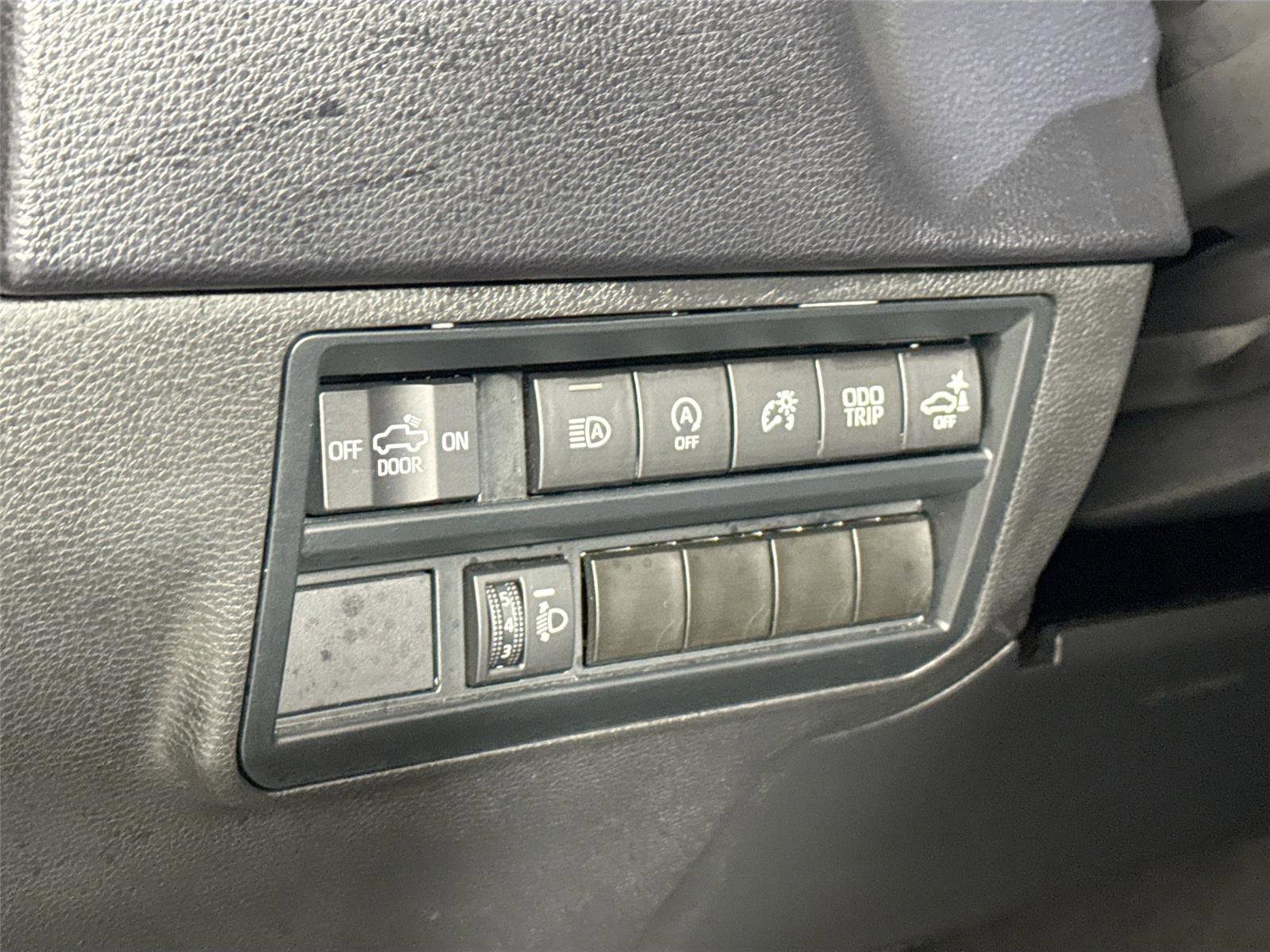 Used 2023 Toyota Tundra SR5 w/ SR5 Convenience Package AWD/4WD image 15