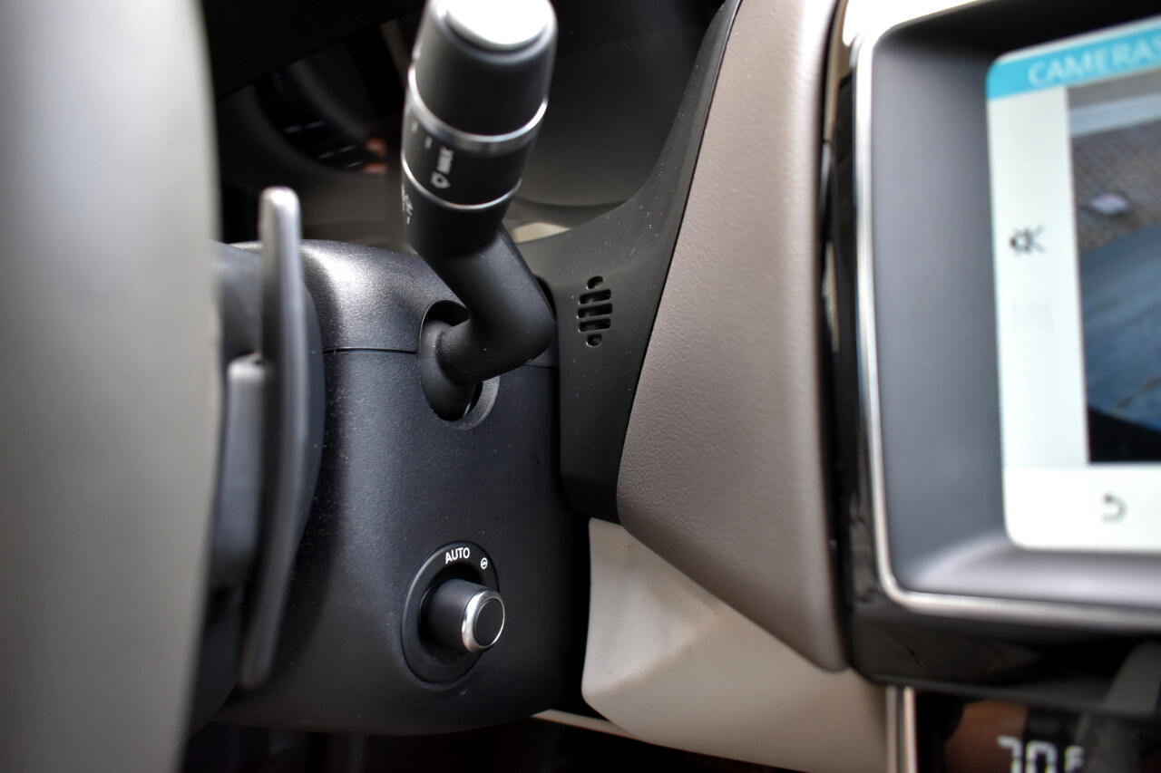 Used 2019 Jaguar XE Prestige image 38