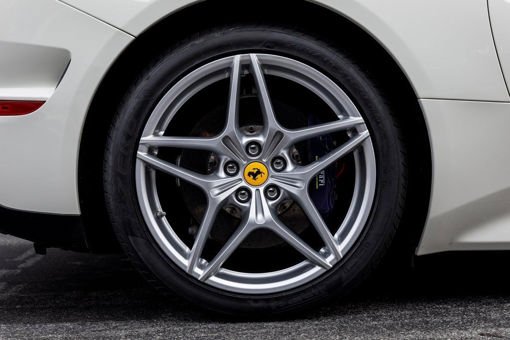 Used 2016 Ferrari California T image 16