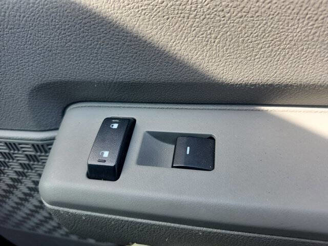 Used 2014 Ford E-150 and Econoline 150 w/ Power Group image 12