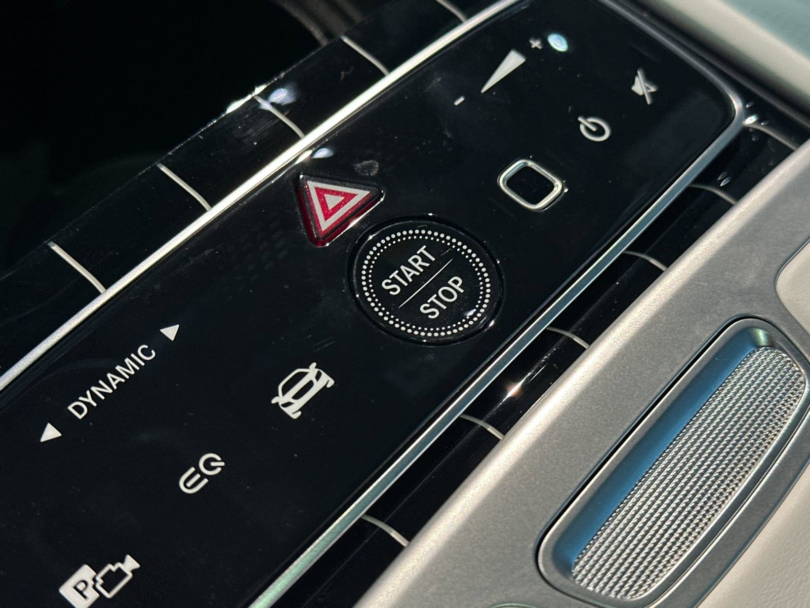 New 2025 Mercedes-Benz Maybach EQS 680 4MATIC image 24