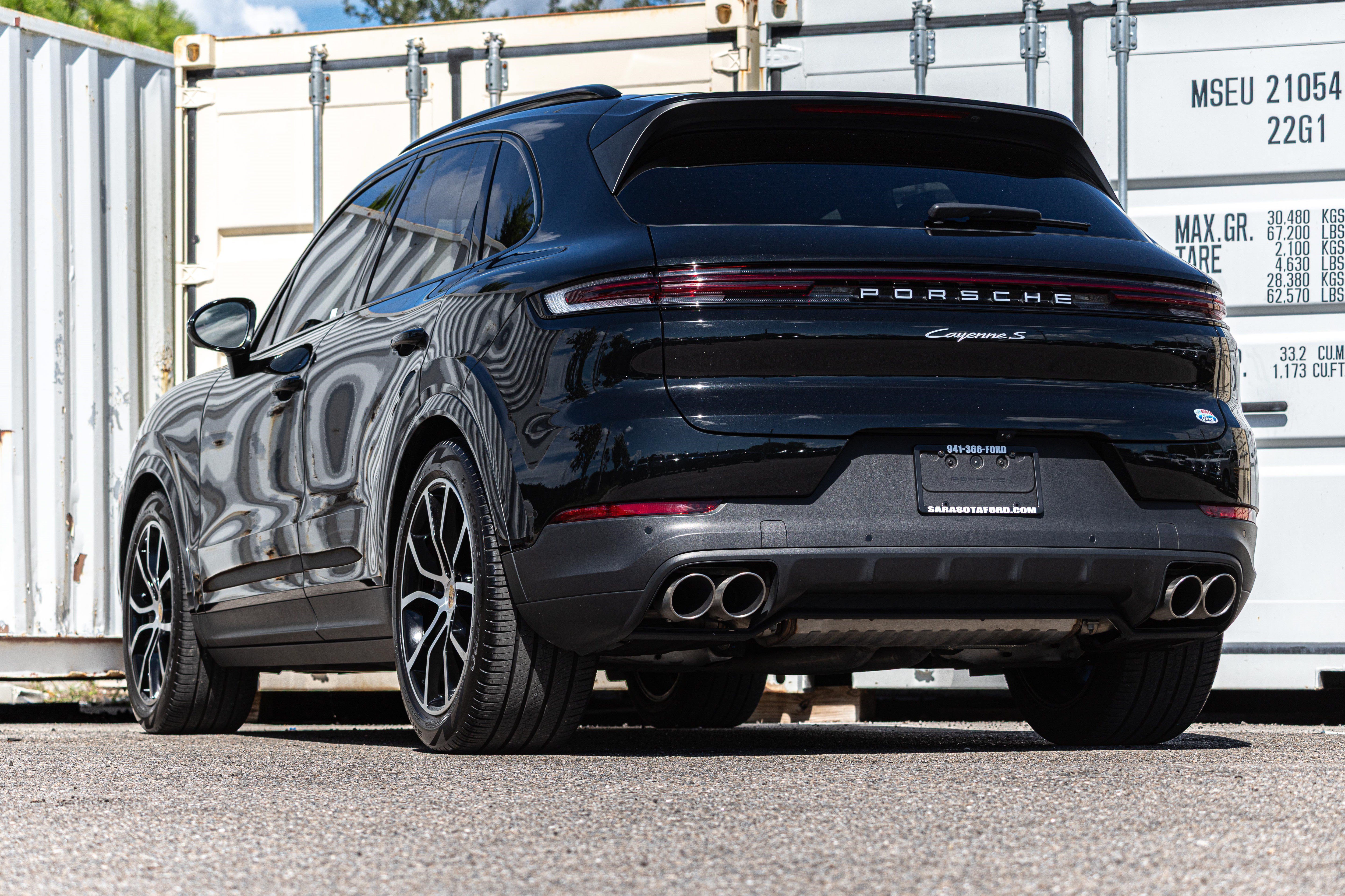 Used 2024 Porsche Cayenne S AWD/4WD image 6