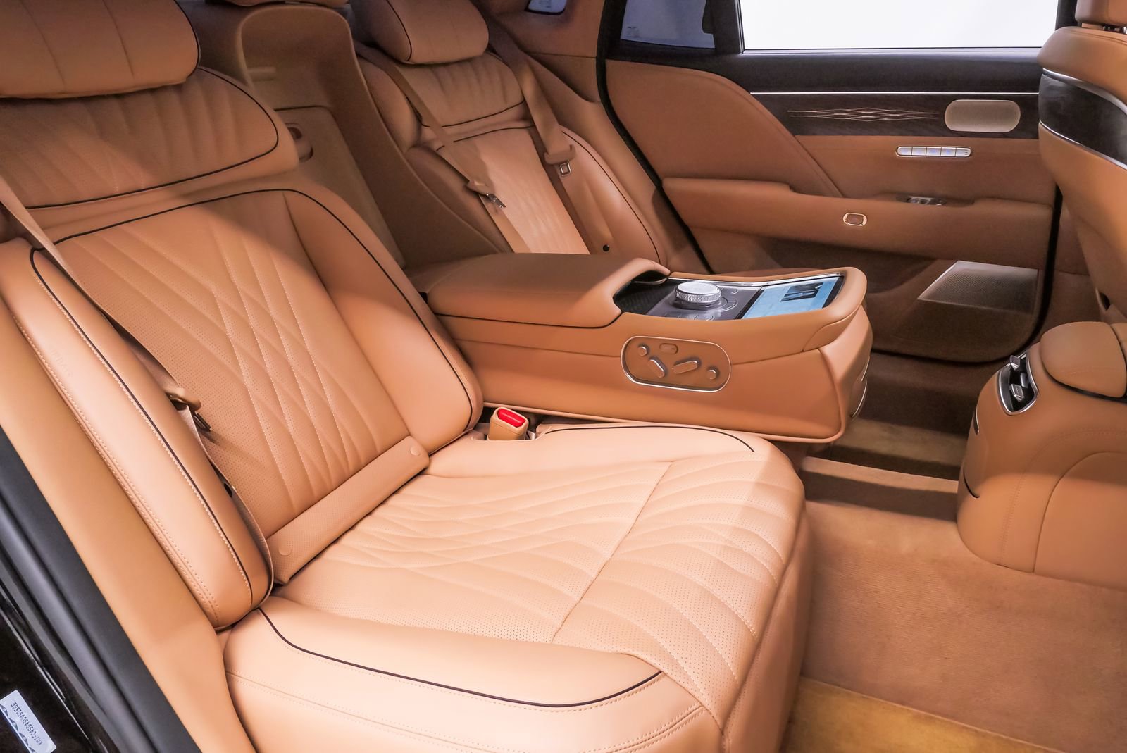 Certified 2025 Genesis G90 3.5T image 12