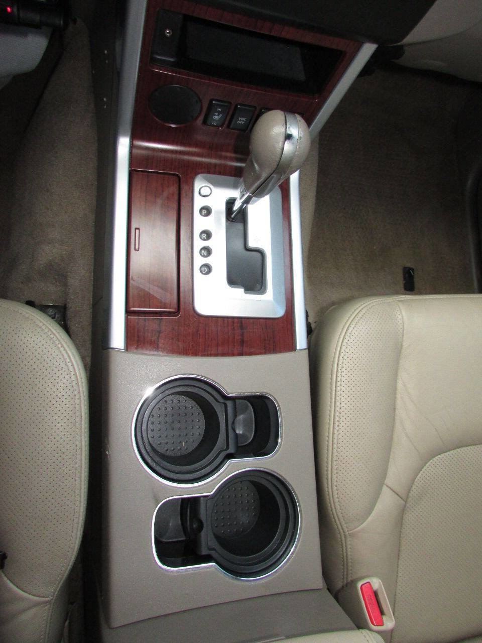 Used 2010 Nissan Pathfinder LE image 21