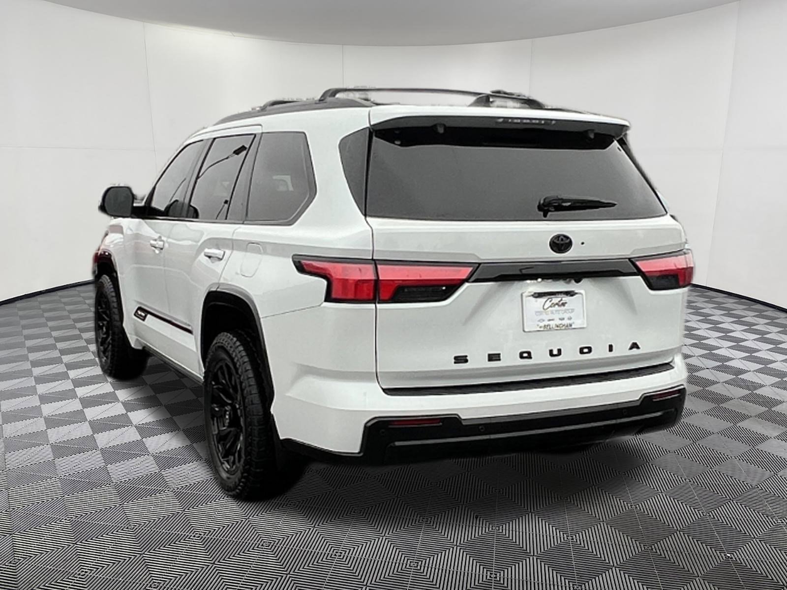 Used 2024 Toyota Sequoia Platinum image 4