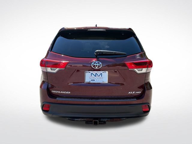 Used 2017 Toyota Highlander XLE AWD/4WD image 6