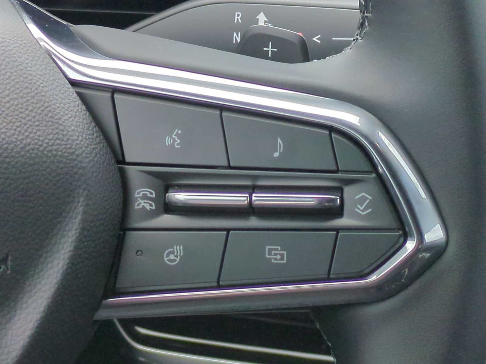 New 2027 Chevrolet Equinox LT w/ Convenience Package II FWD image 16