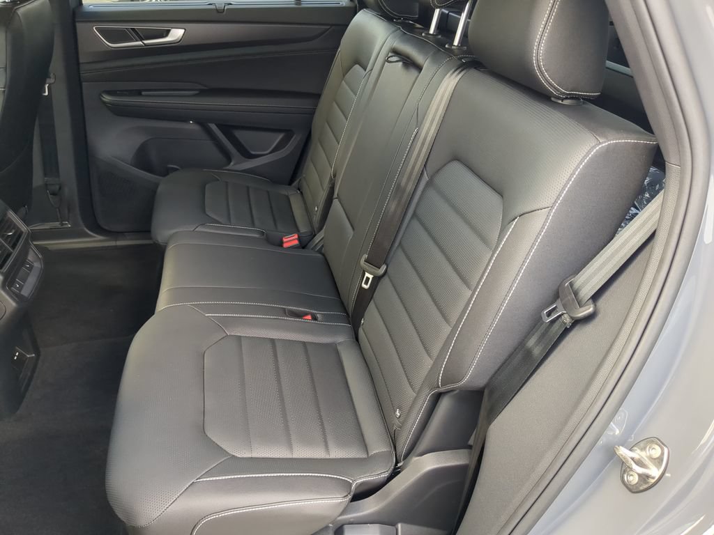 New 2026 Volkswagen Atlas Cross Sport SEL R-Line AWD/4WD image 17
