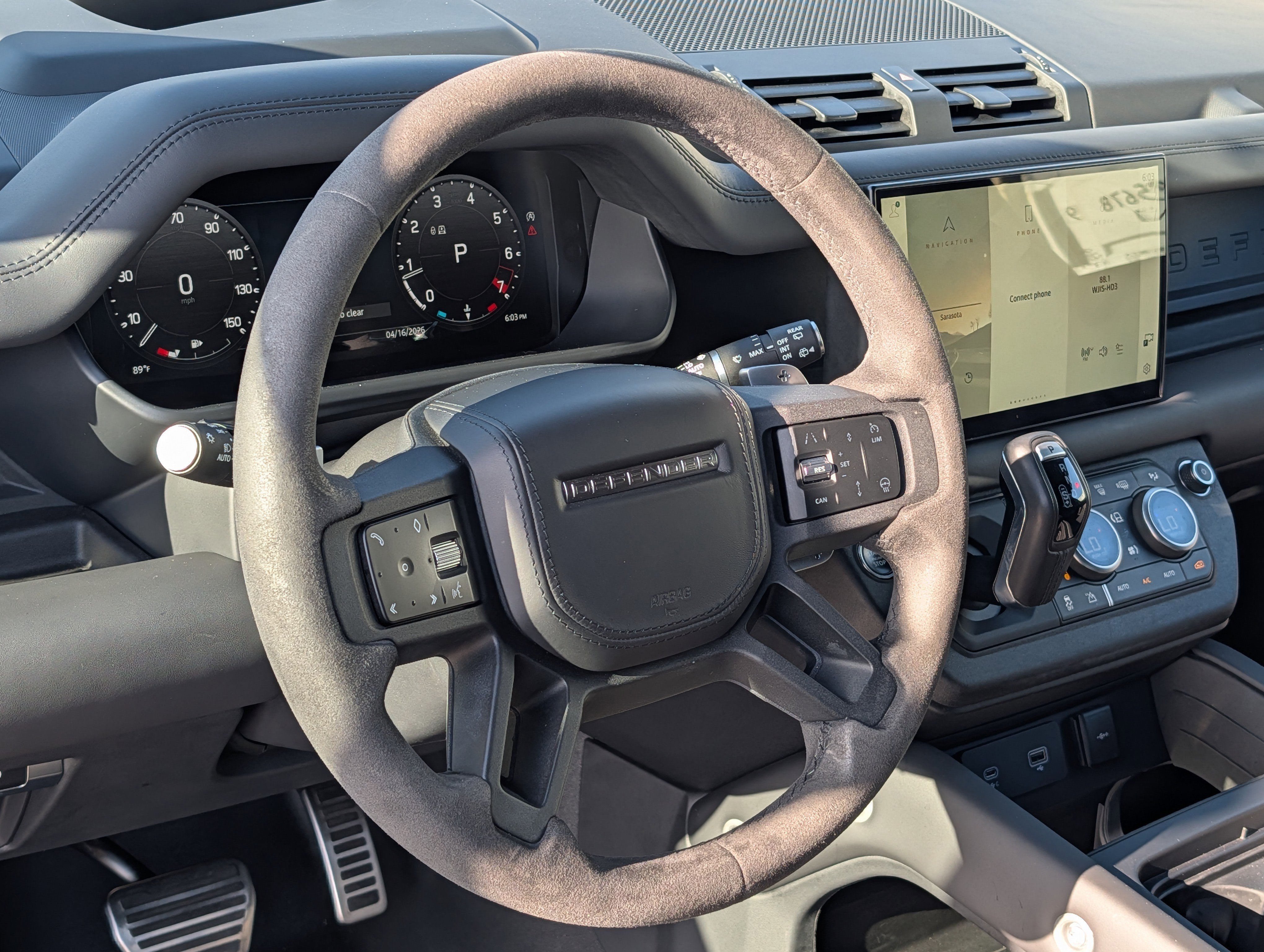 Used 2023 Land Rover Defender 110 V8 image 19