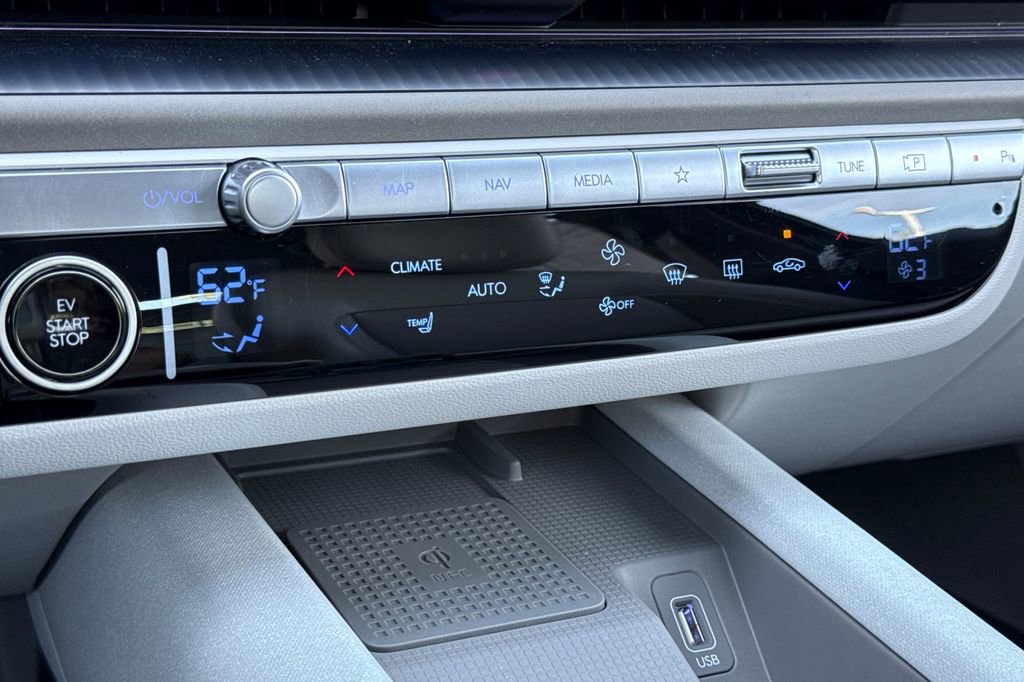 Used 2023 Hyundai Ioniq 6 SEL image 17