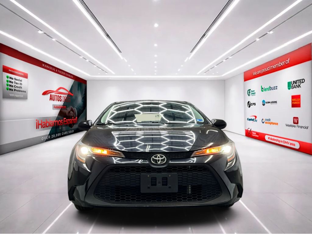 Used 2022 Toyota Corolla LE image 2