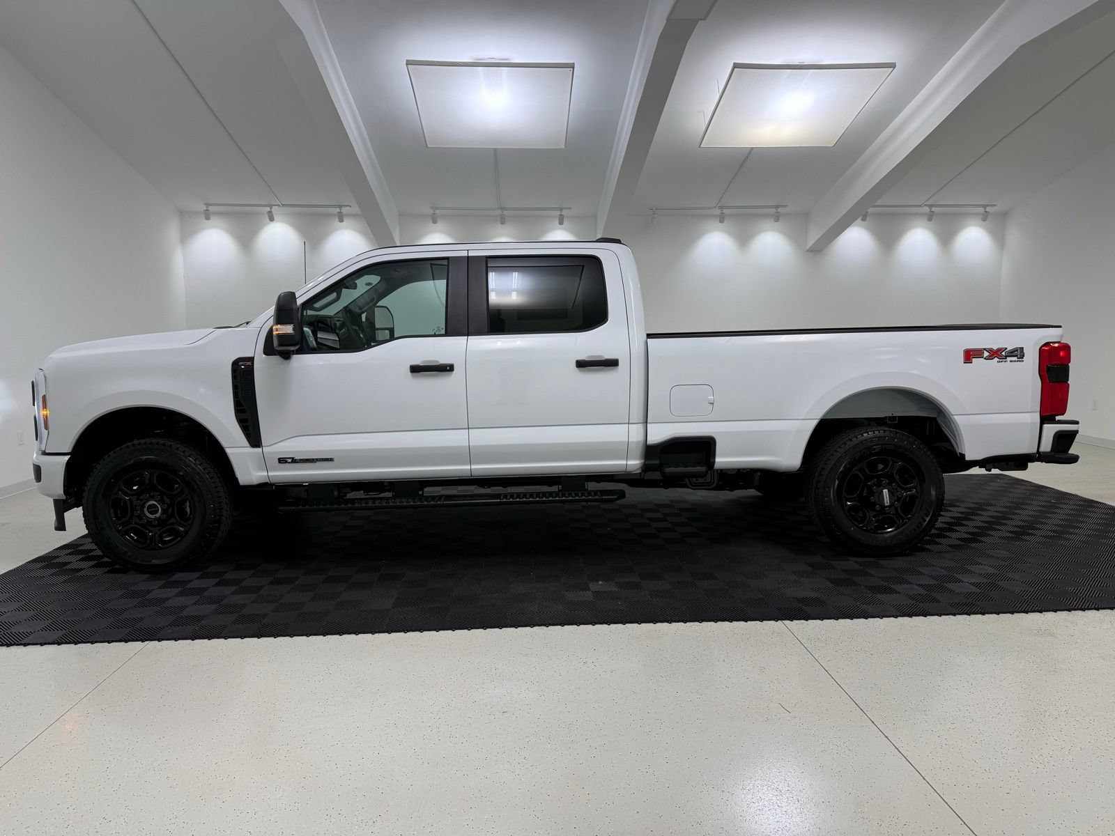 New 2026 Ford F250 XL w/ STX Appearance Package AWD/4WD image 4