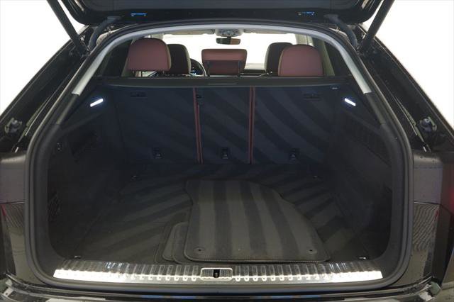 Certified 2022 Audi Q8 Prestige image 12