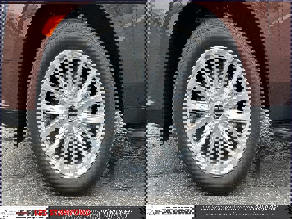 Used 2023 Cadillac Escalade Luxury w/ LPO, Illumination Package image 10