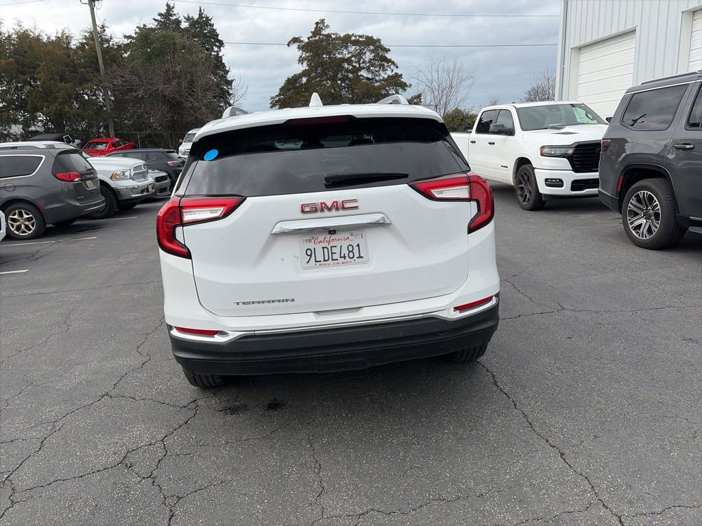Used 2024 GMC Terrain SLT image 6