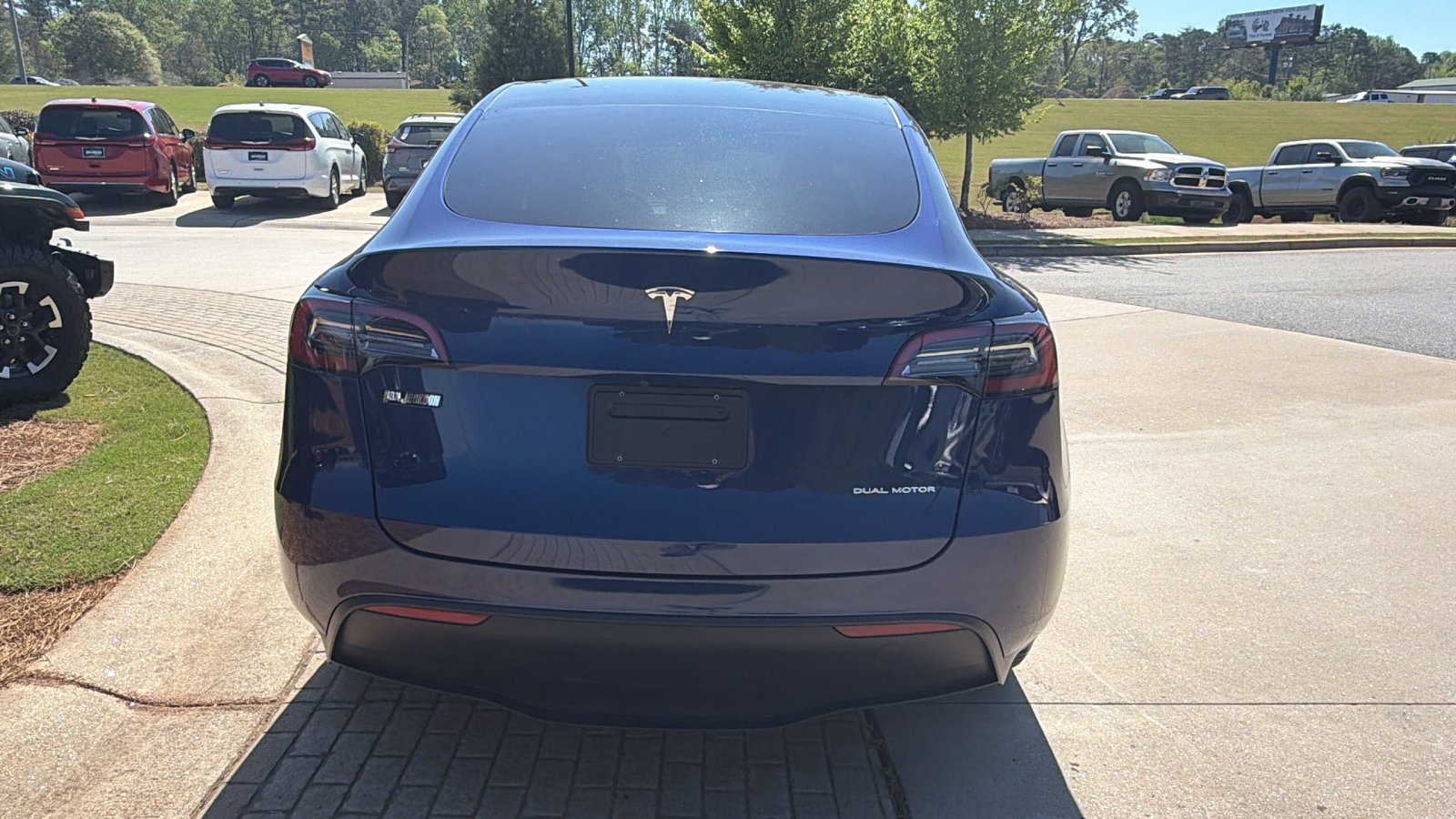 Used 2023 Tesla Model Y Long Range image 9