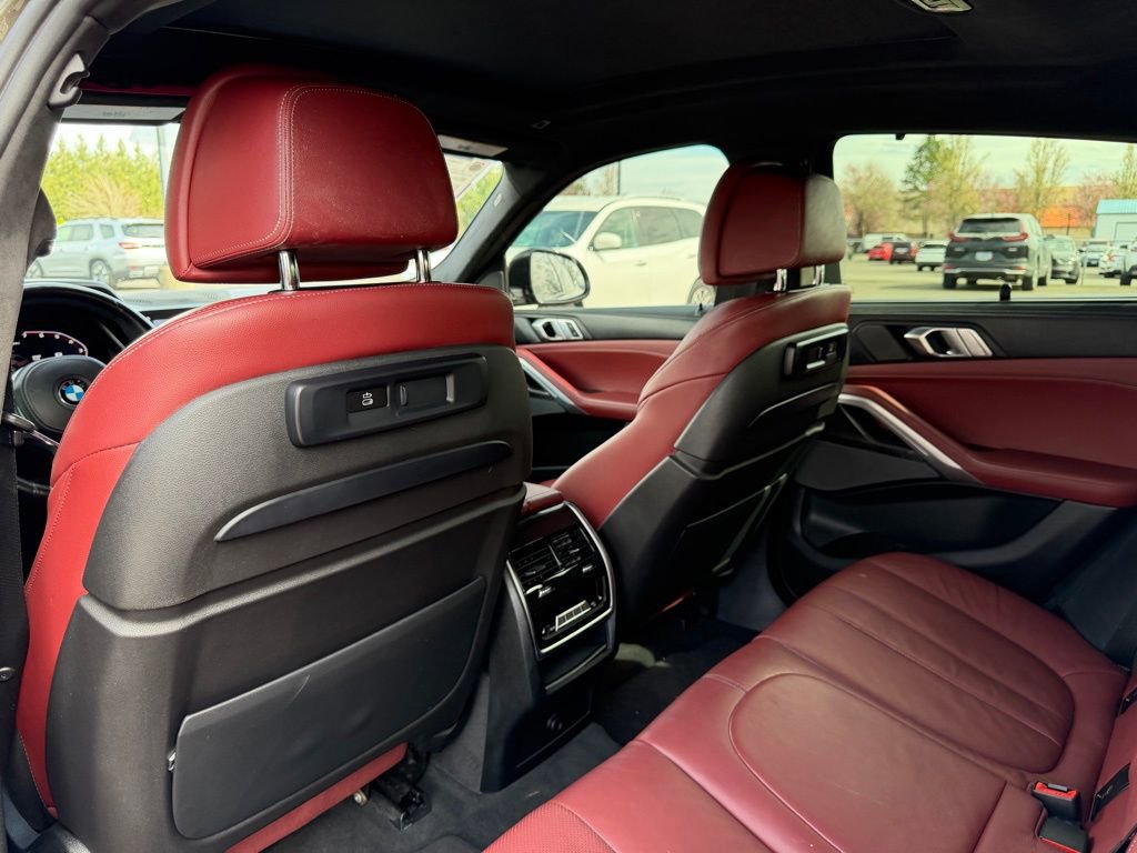 Used 2022 BMW X6 M50i w/ Executive Package image 32